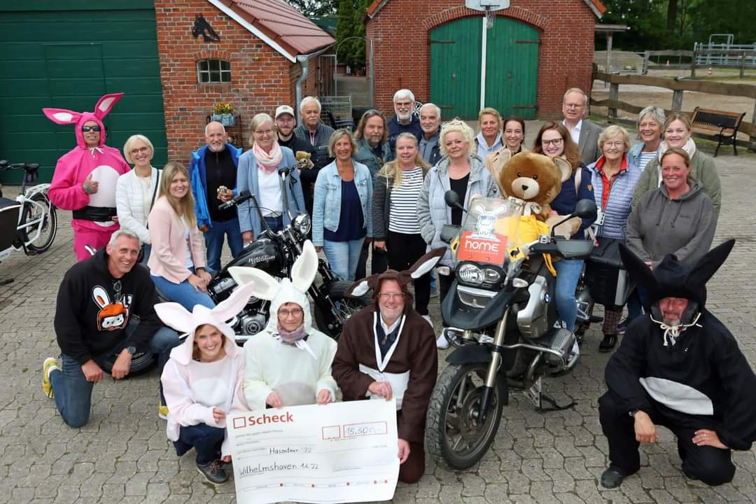 Ein Motorradclub "Hasentour" spendet der GPS "15500 Euro.